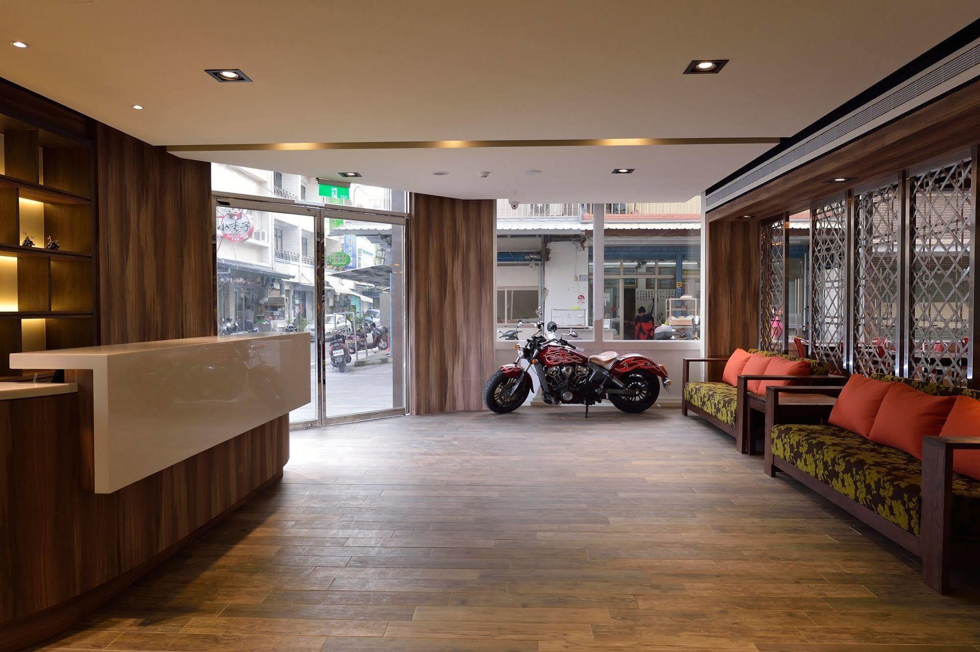Home Rest Hotel Taitung Exterior photo