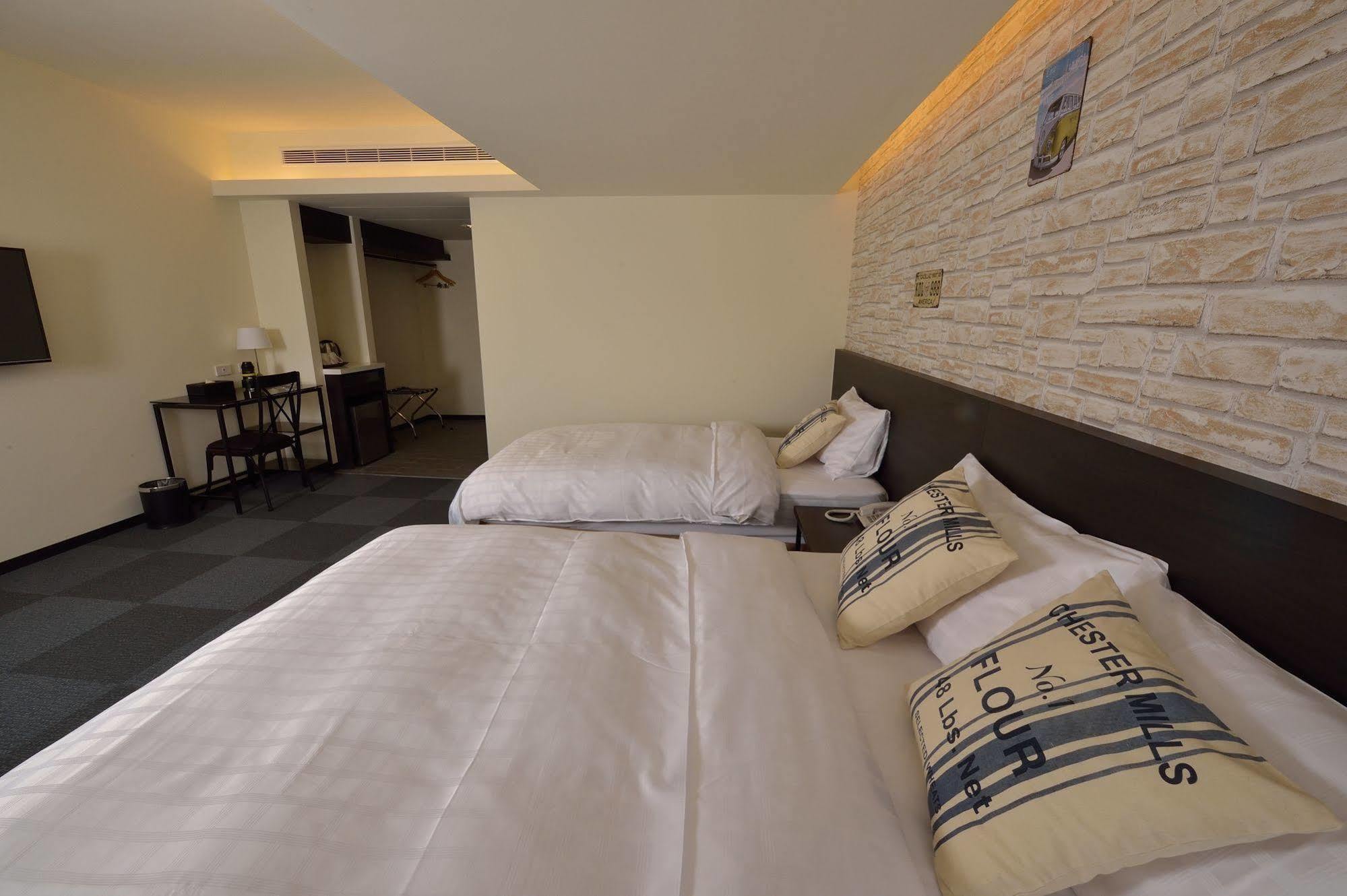 Home Rest Hotel Taitung Exterior photo