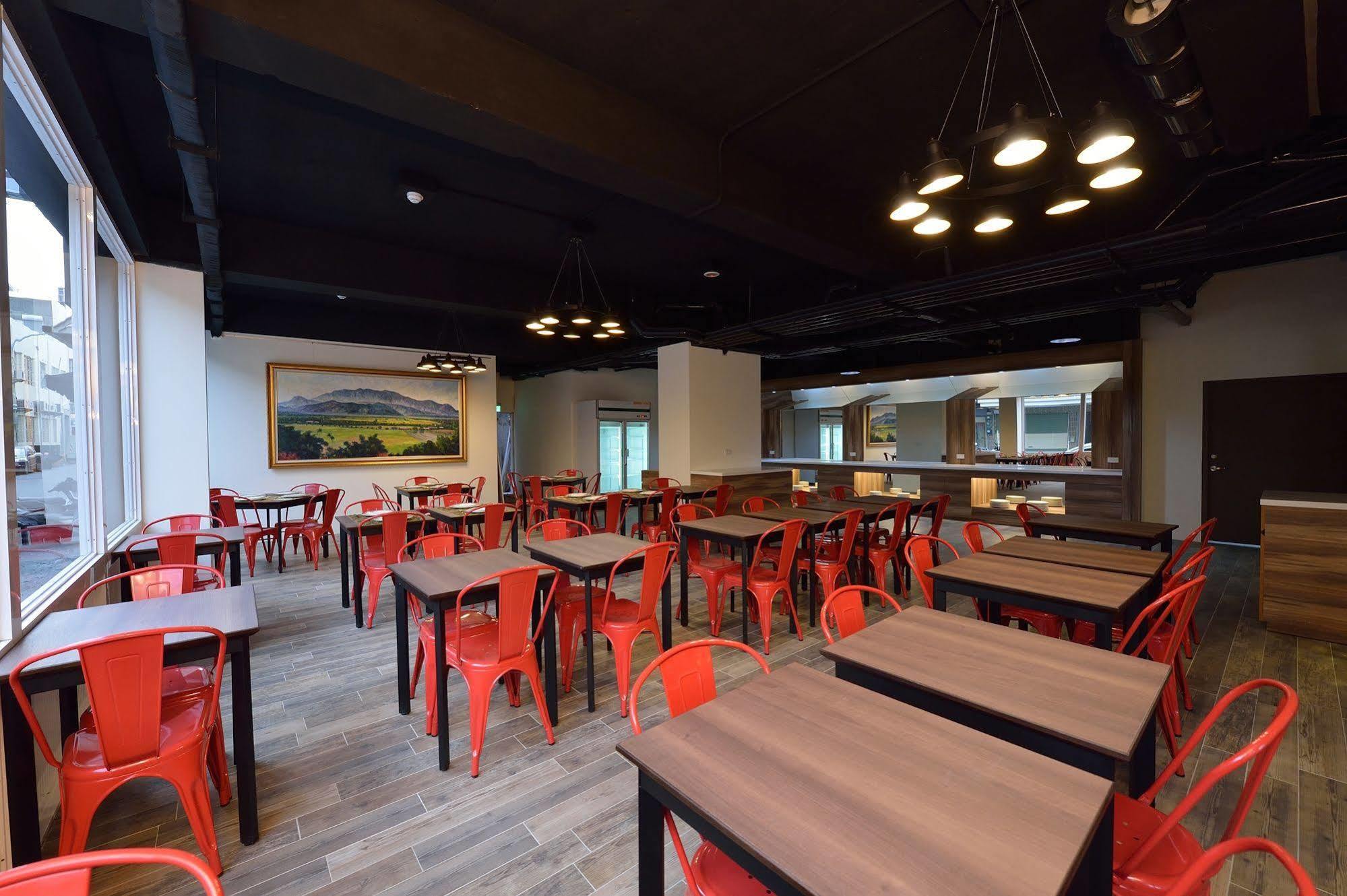 Home Rest Hotel Taitung Exterior photo
